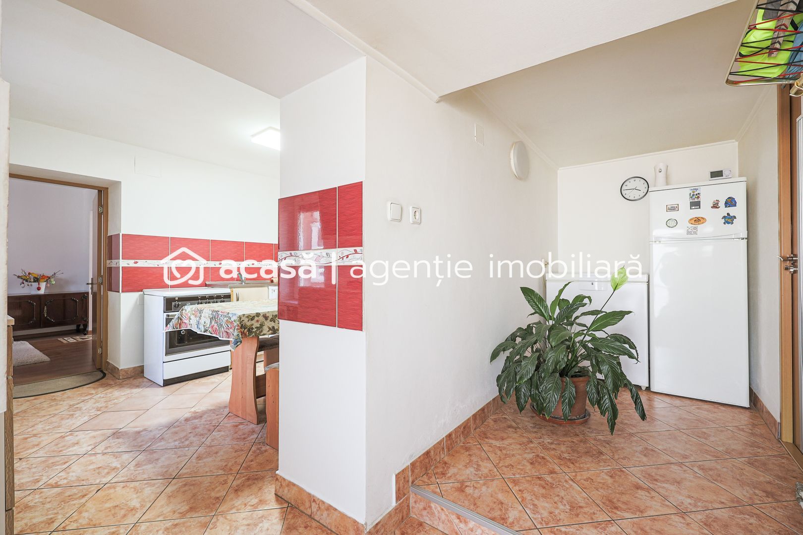 Preț redus! Casă în localitatea Turnu - Poză 8