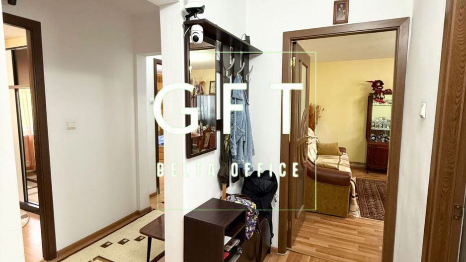 Apartament 4 camere, Et. 1 - Zona Sud , Str. Imparatul Traian - Poză 1