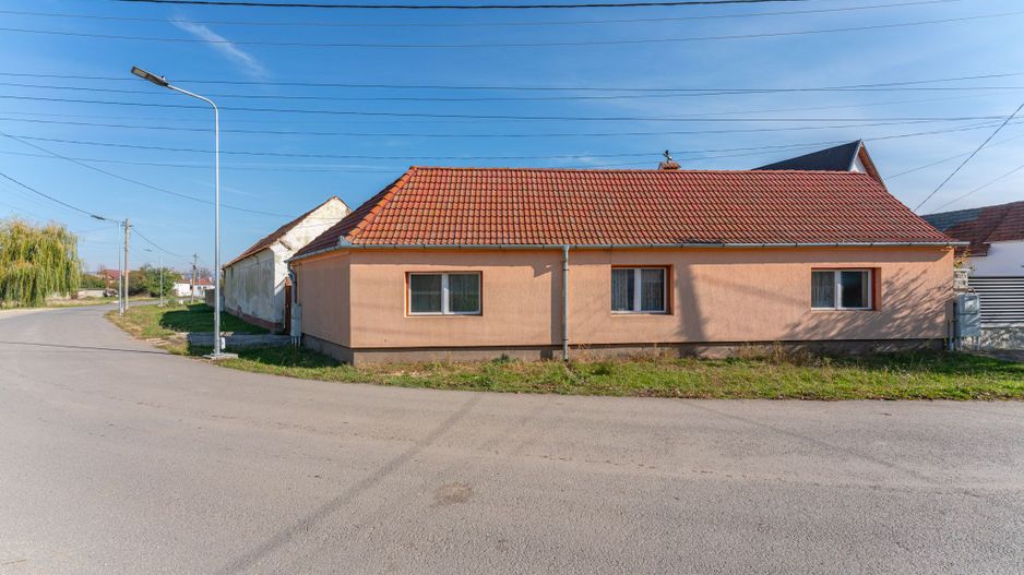 Casă individuală de renovare în Bod, Brașov - Poză 18