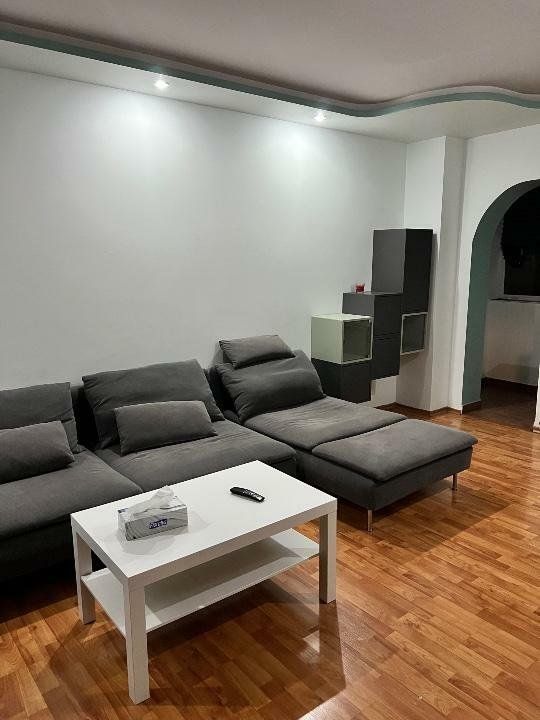 3 cam decomandat modern metrou Eroii Revolutiei S316 - Poză 1