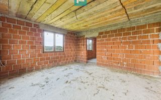 Casă la roșu, P+1, în localitatea Beliu, Arad - Poză 10