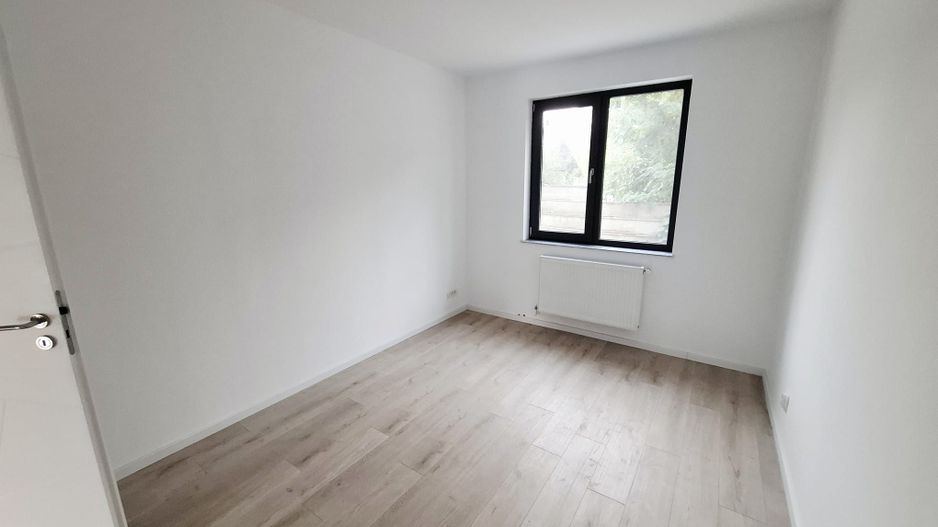 BUFTEA - APARTAMENT 3 CAMERE CU TRERASA SI CURTE. - Poză 6