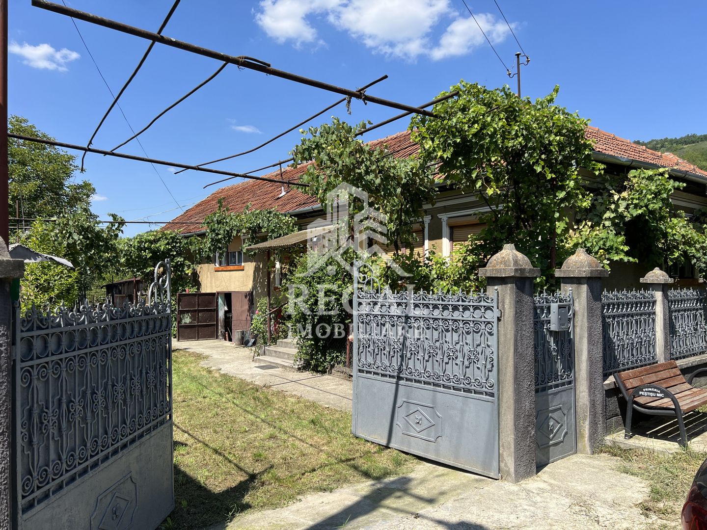 Casă spațioasă în Pestișu Mic – 134 mp, la preț de apartament - Poză 2