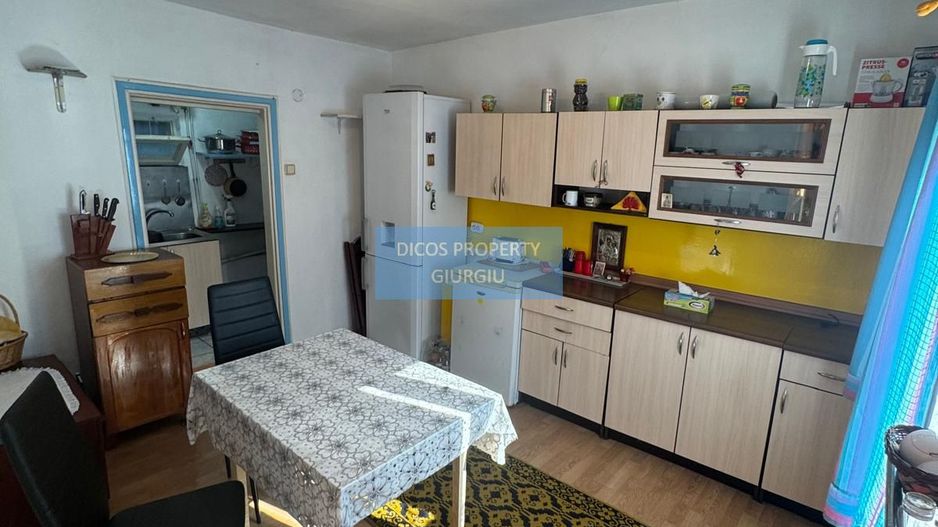 Casă cu garaj și anexe, teren 397 mp – Șoseaua Bălănoaiei - Poză 8