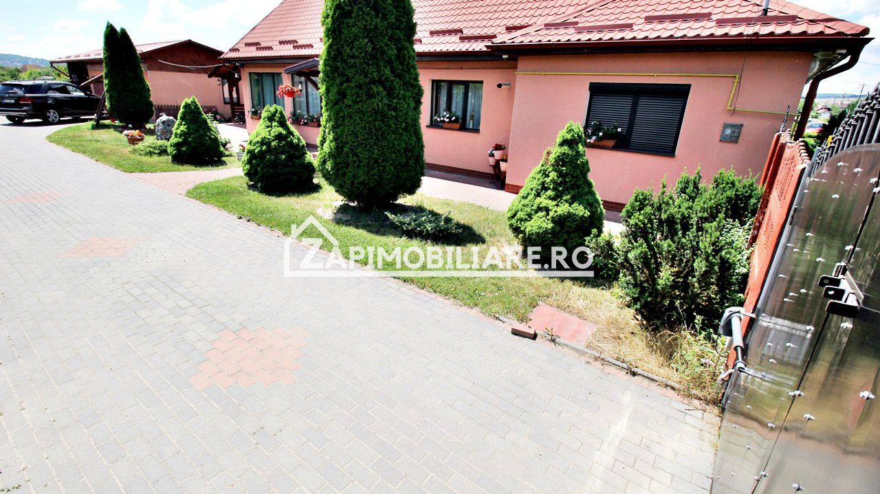 Casa 5 camere, 250 mp,3 băi,2.500mp teren,  0% comision - Poză 3