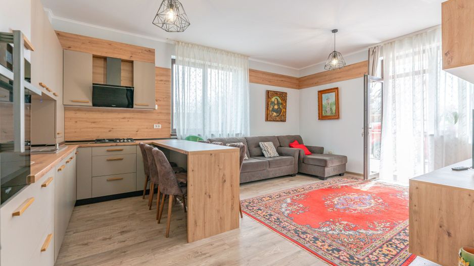 Apartament 3 camere spatios cu o terasa de 25 mp - Poză 1