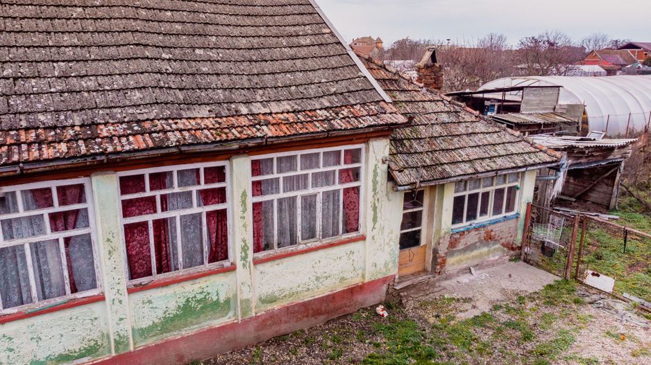 Casă bătrânească cu teren în Felnac - Poză 14