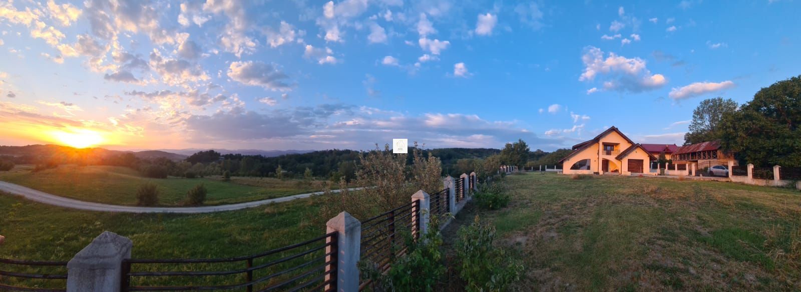 Refugiu la munte - casă cu 3070 mp teren și vedere spre Vârful Rânca - Poză 1