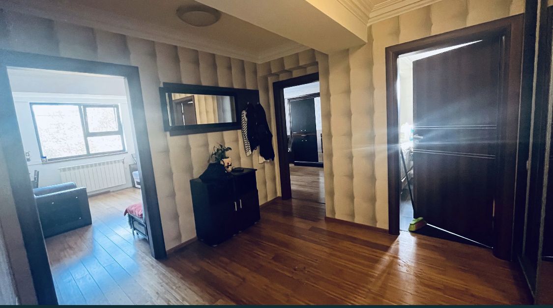 Vand ap 3 camere Eden - Poză 1