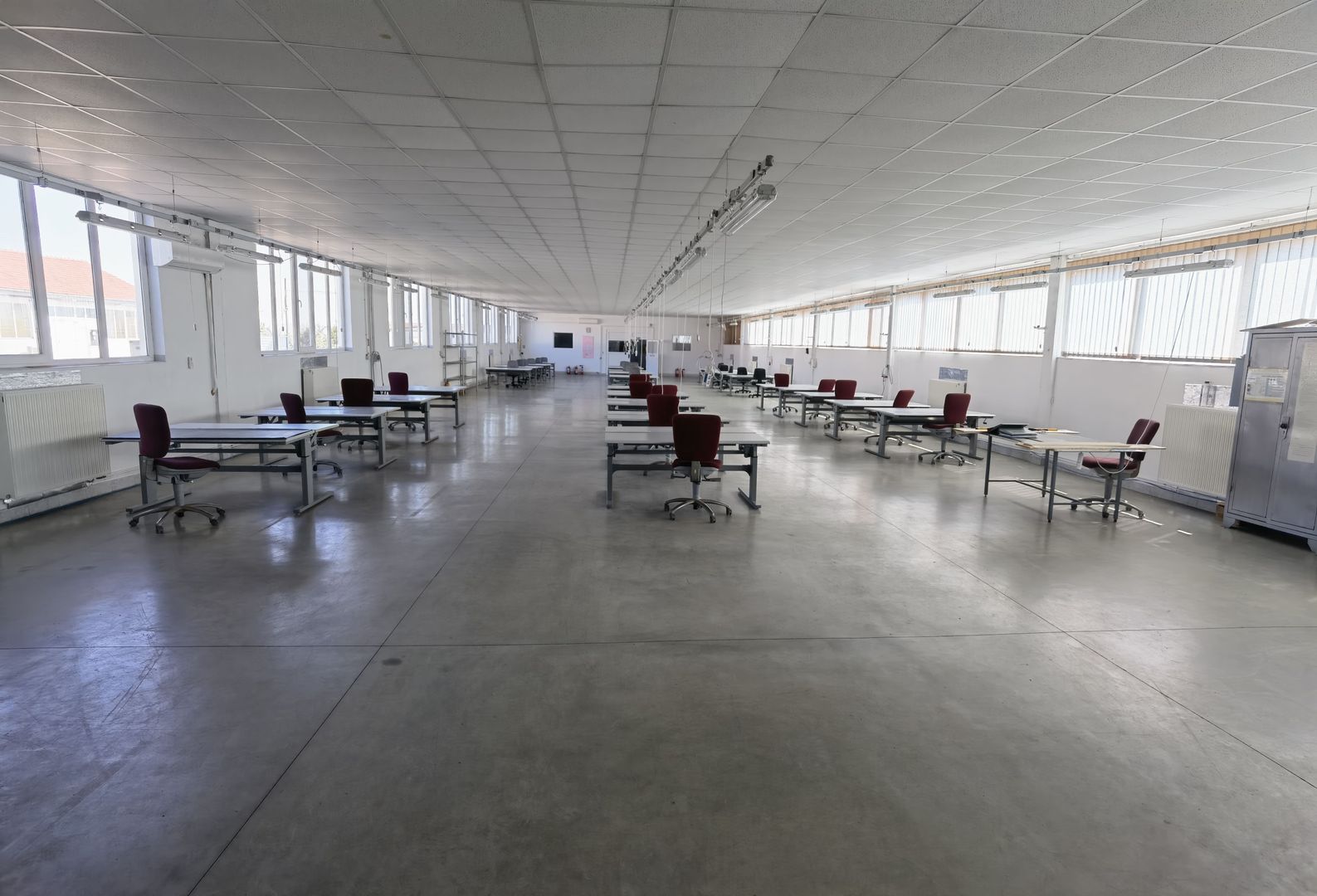 Proprietate industriala  la 35 km de TM - Poză 26