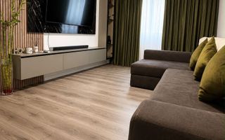 Apartament 3 camere, renovat / mobilat, Poarta 6, Faleza Sud - Poză 1