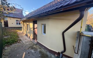 2 corpuri de Casă renovate + teren 125 mp Campina - Poză 6