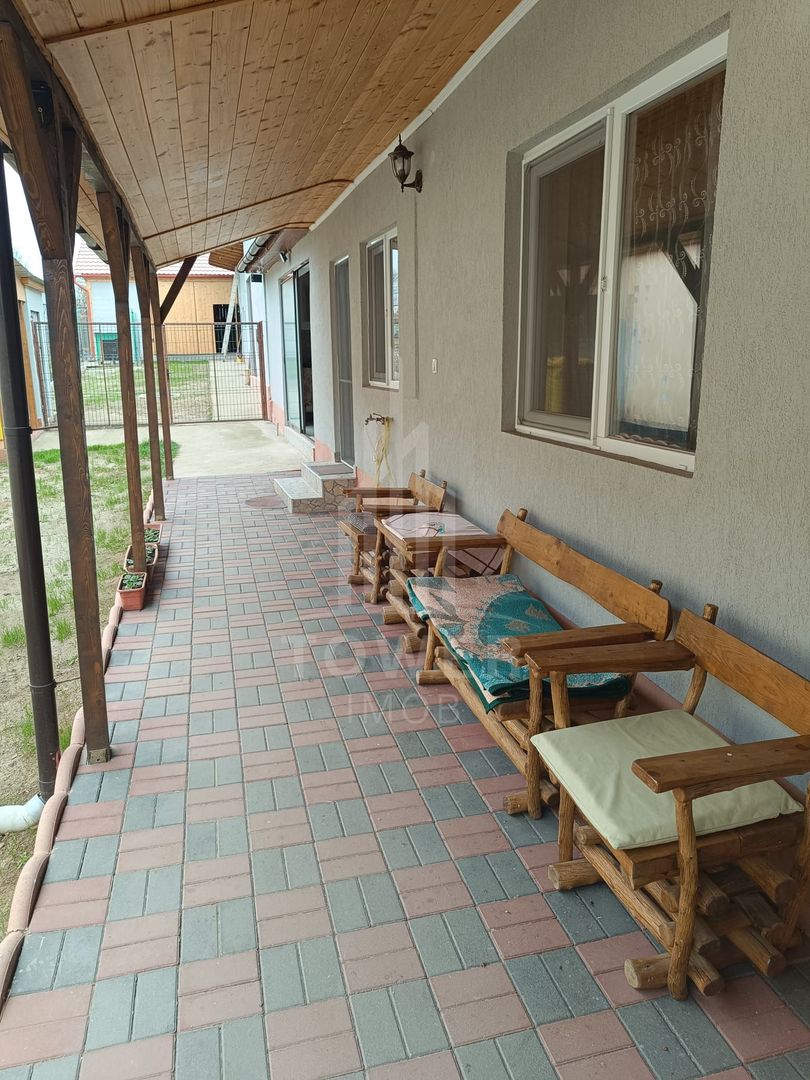 Casă de vânzare în satul Roșia cu vedere panoramică spre Munții Făgăras - Poză 27