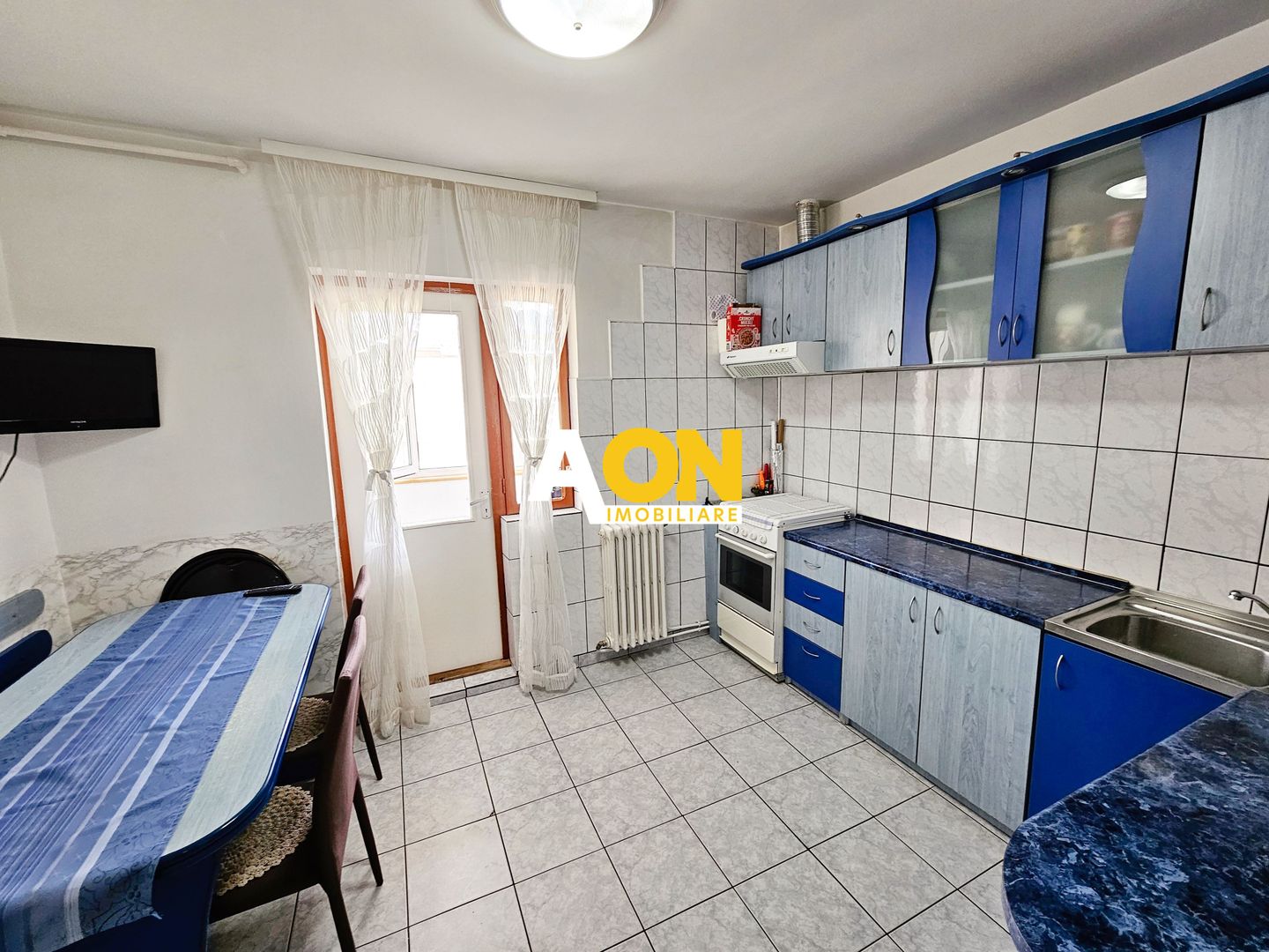 Apartament 3 camere, decomandat, Cetate, zona Kaufland - Poză 4