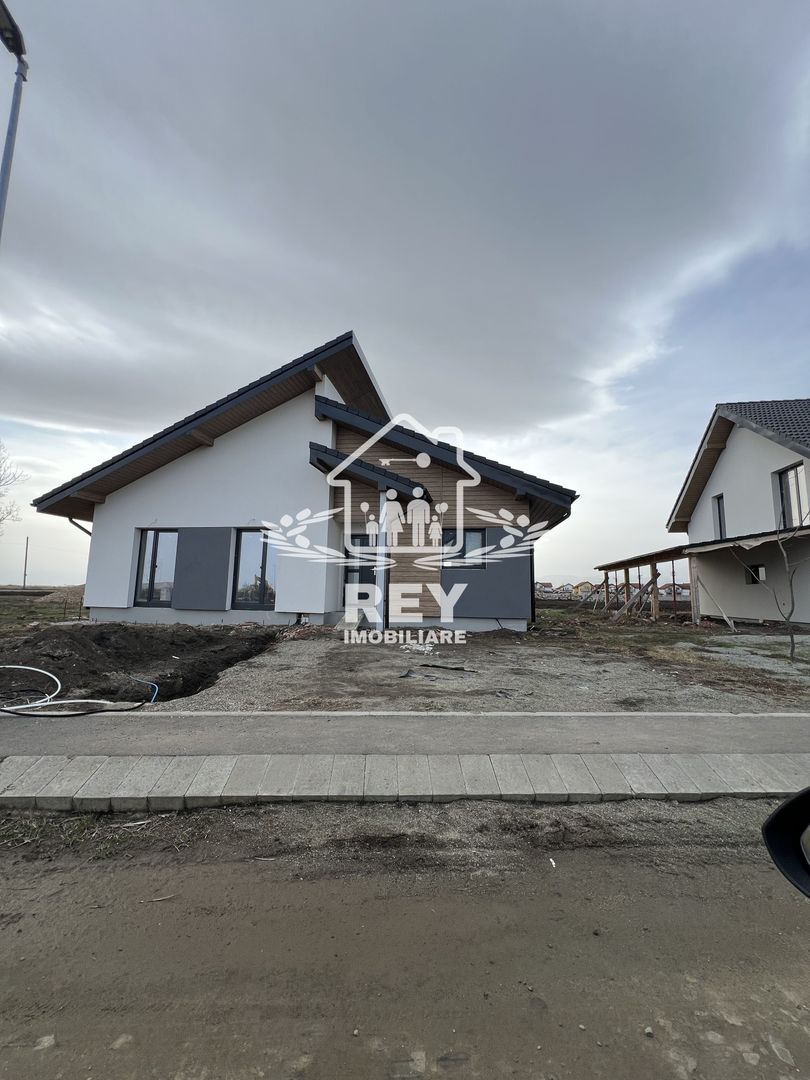 Teren cu PUZ, utilități și autorizație de construire/casă unifamilială - Poză 2