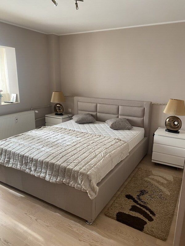 De Închiriat Apartament 3 Camere Decebal, Renovat, Aproape, de Metrou - Poză 1