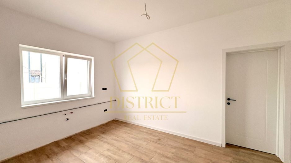 Duplex cu 4 camere, despărțit prin camera tehnica | Mosnita Veche - Poză 5