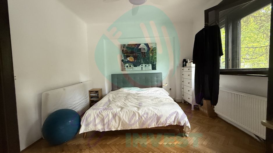 Proprietate rara pe o strada boema - Poză 17