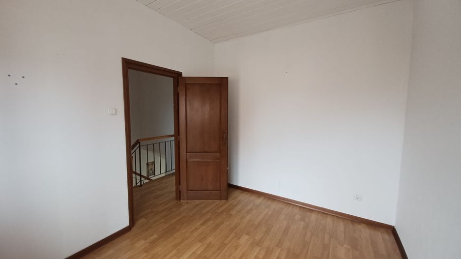 Casa insiruita, 2 dormitoare, garaj, Sanmartin. 120 000 E. Comision 0. - Poză 13