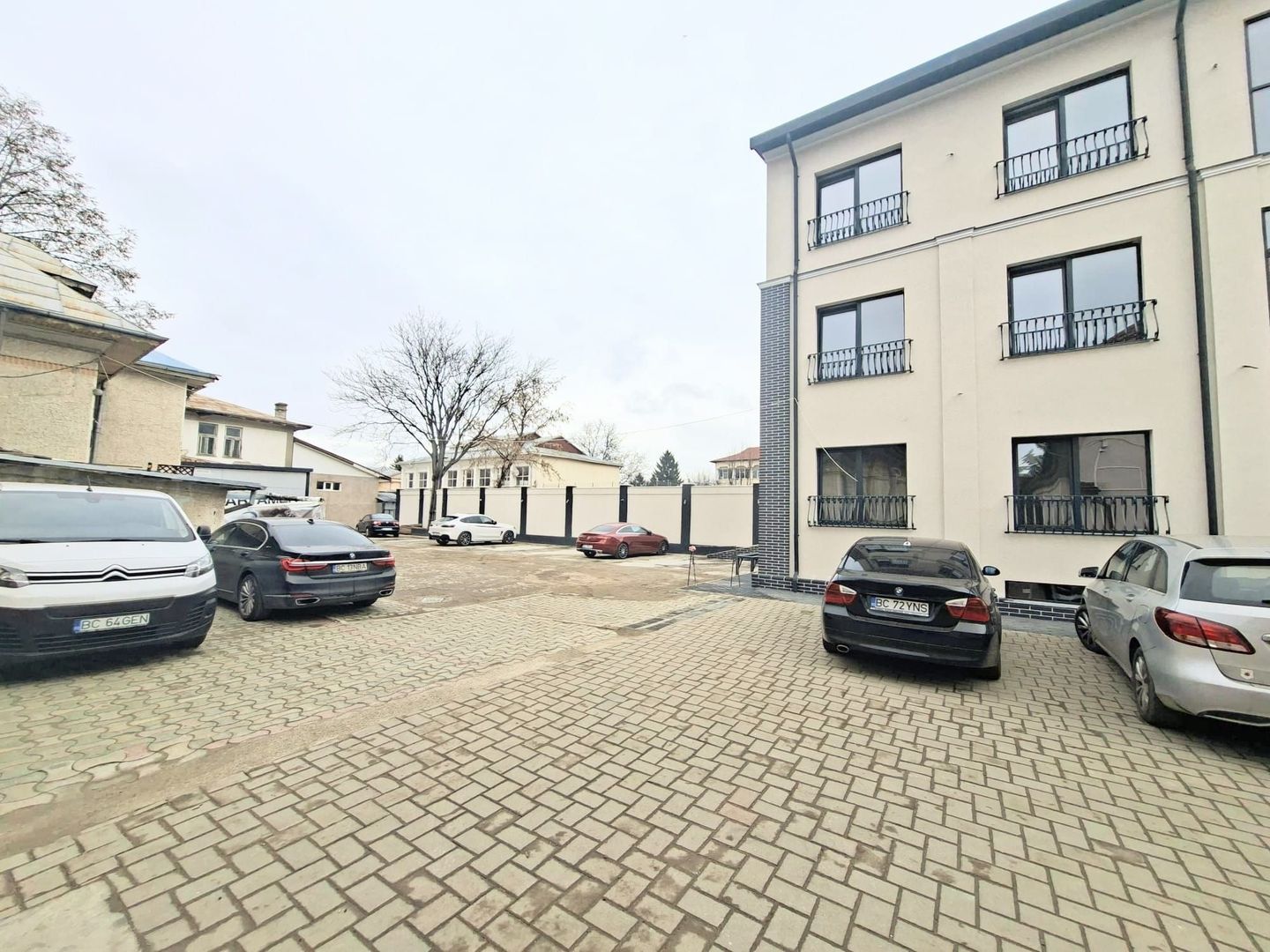 🏢 DE ÎNCHIRIAT | Clădire Premium 750 mp | Ultracentral Bacău - Poză 8