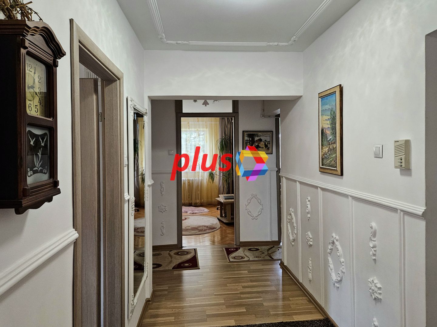 Apartament cu patru camere, zona Calea Bucuresti - Judetean 100 MP - Poză 4