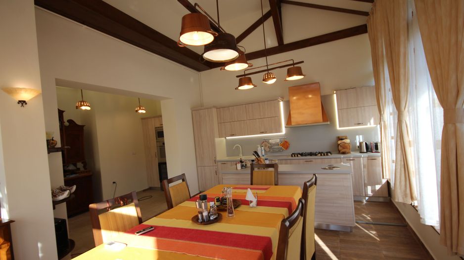 Vila frumoasa de vanzare in zona Balcescu! - Poză 5