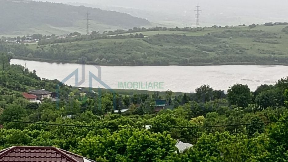 Casă de vânzare în Ciurbești, Miroslava, lângă centură, cu vedere la lac - Poză 3