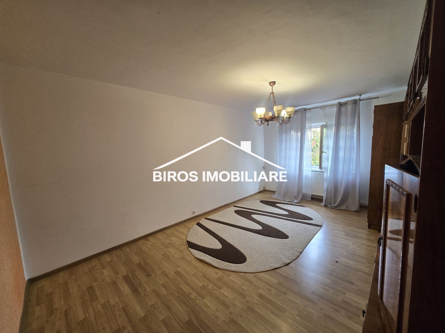 3 decomandate CT | Rovine – Borcanul cu Miere - Poză 1