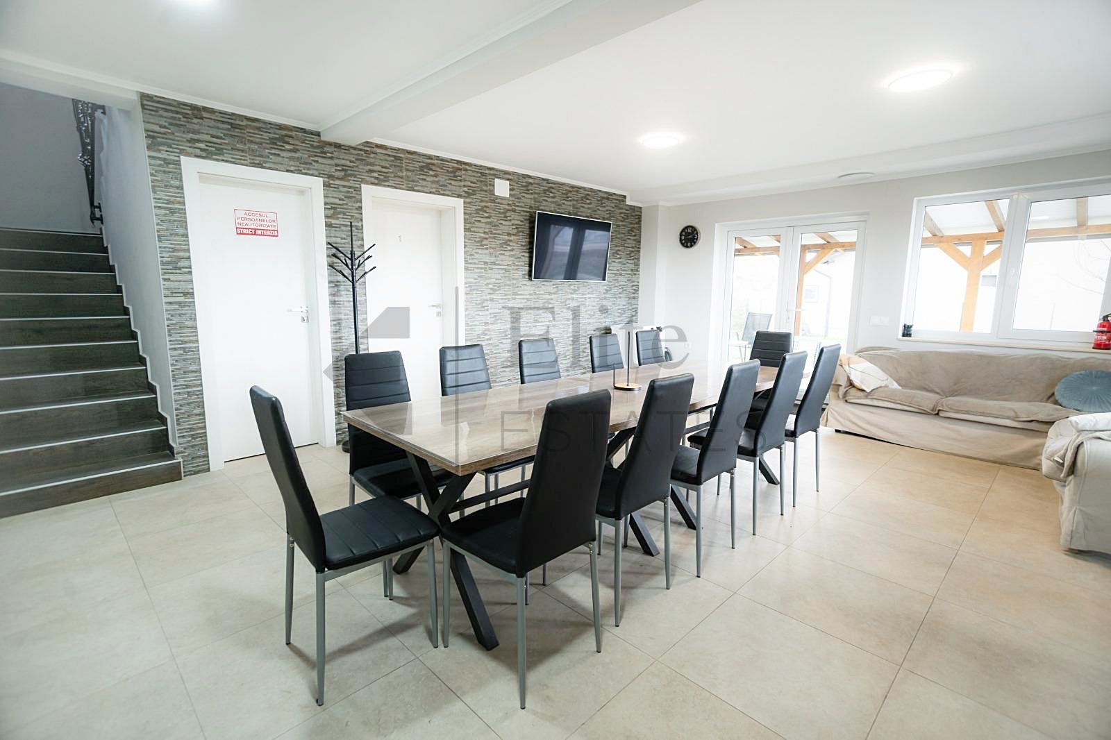 Casa / Pensiune de inchiriat in Baile 1 Mai din Bior - Poză 3