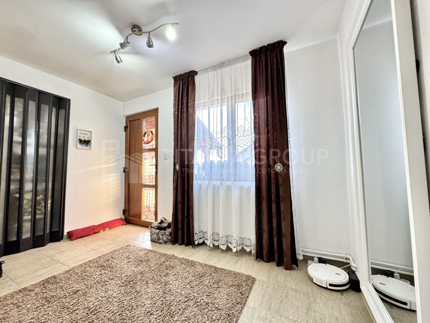 Se vinde “acasa”, 4 camere decomandate, panouri+baterii, teren 397mp,m - Poză 13