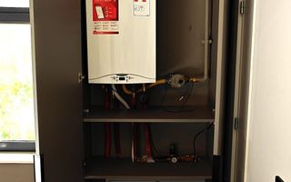 Locuință deosebită în Centru – apartament la casă, curte proprie! - Poză 4