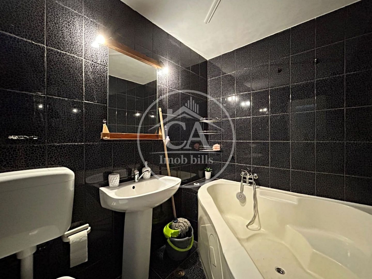 Apartament cu 3 camere de închiriat in zona Rogerius , Oradea - Poză 10