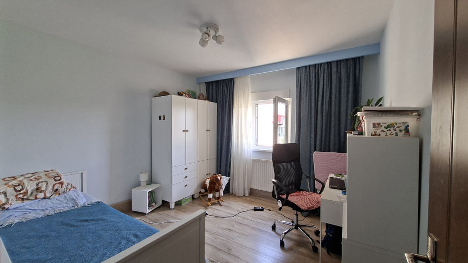 Apartament cu 3 camere - 70mp - Zona Aradului - Poză 3