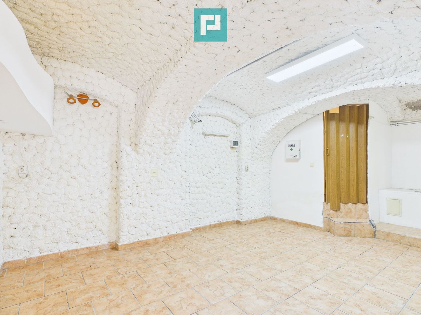 Spațiu comercial  de 29 mp cu vad ultracentral - Poză 1