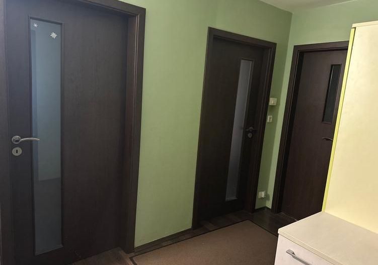 Apartament cu 3 camere, 2 băi, etaj 2, mobilat și utilat - Poză 7