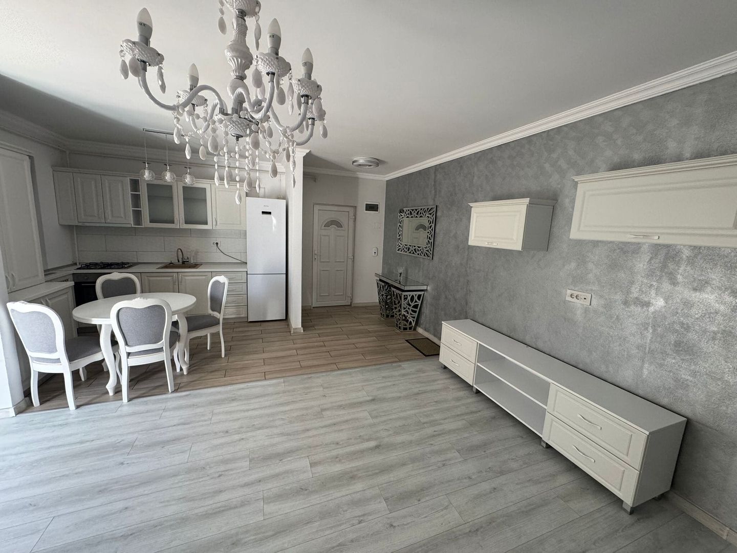 Braytim | 3 camere | 77 mp utili | Mobilat | Parter | Parcare - Poză 1