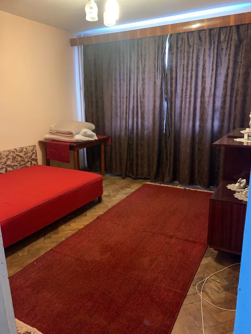 ofer spre vanzare apartament 3 camere zona Splai Mihai Viteazul, etaj - Poză 9