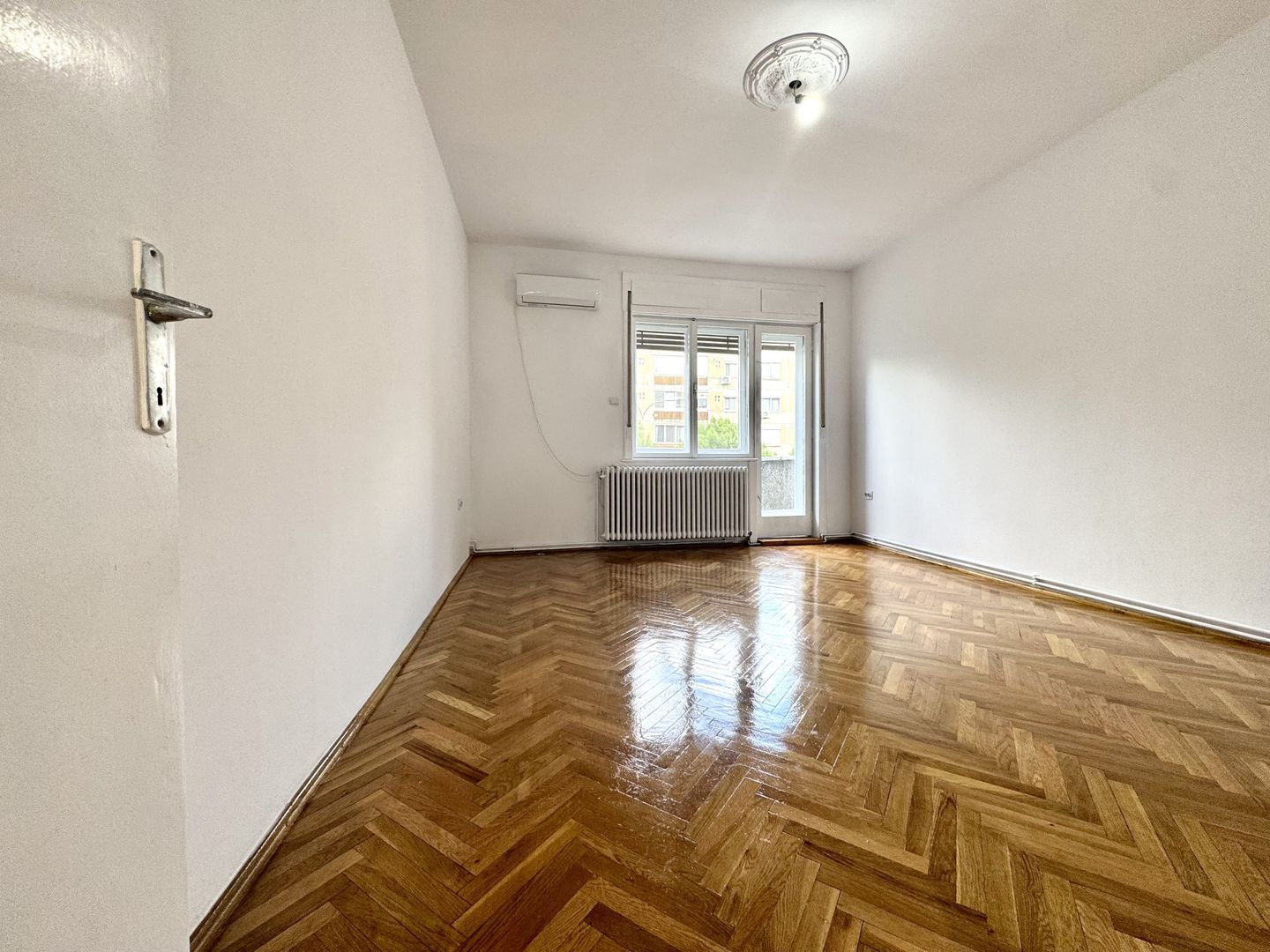 Apartament spațios într-o vilă, cu 2 garaje și terase – zona Iosefin - Poză 8