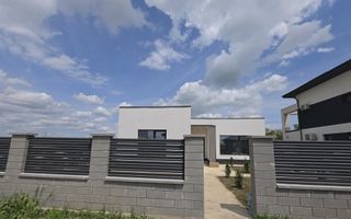 Casa 3 Camere | Curte amenajata - Poză 2