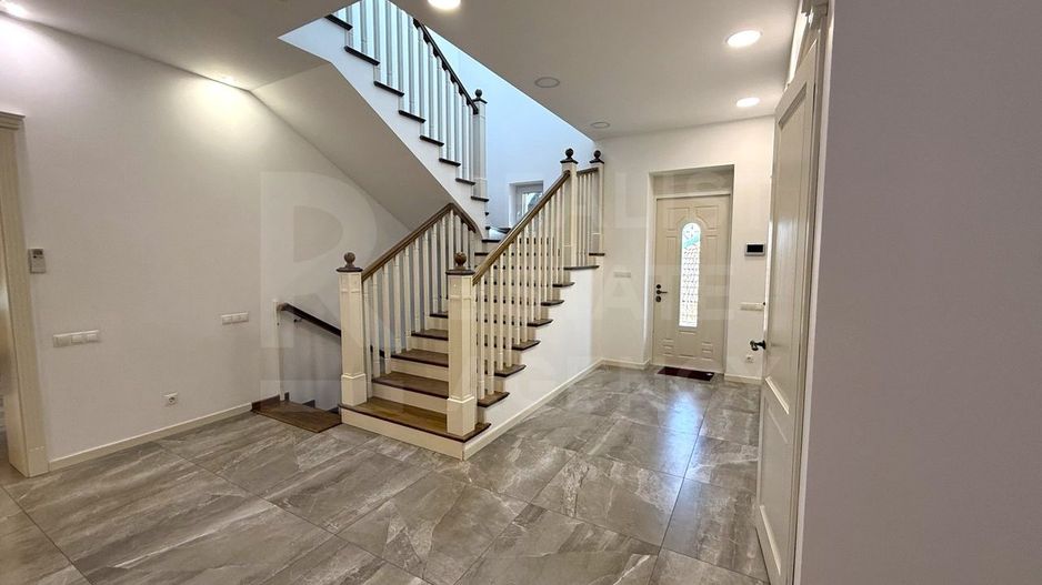 Chirie, casă, 5 camere, str. Frumoasa, Centru - Poză 4