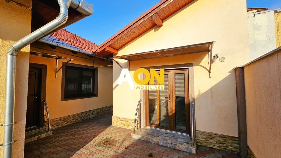 Casă 4 camere, renovată, mobilată, utilată, 410 mp teren, zona Centru - Poză 2