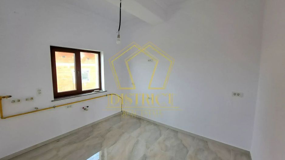 Duplex cu 5 camere, bucatarie inchisa, la cheie | Giarmata Mare - Poză 4