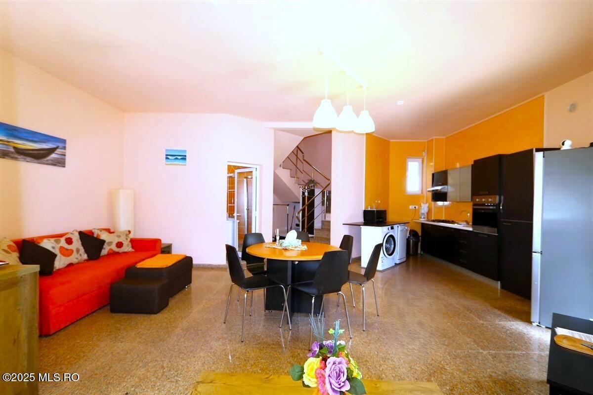Mamaia Nord - Scoica Land, casa de vacanta la mare, P+1E+Terasa! - Poză 9