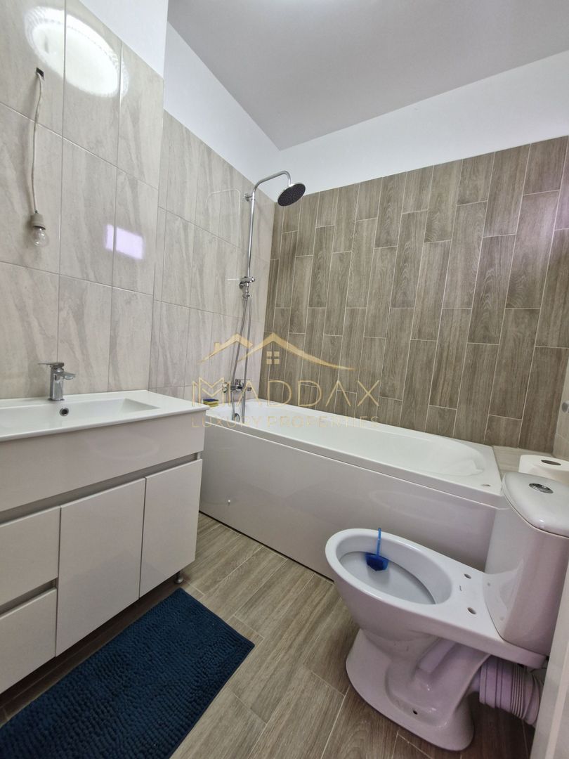 Apartament *4 camere *110mp* // Parcare - Poză 12