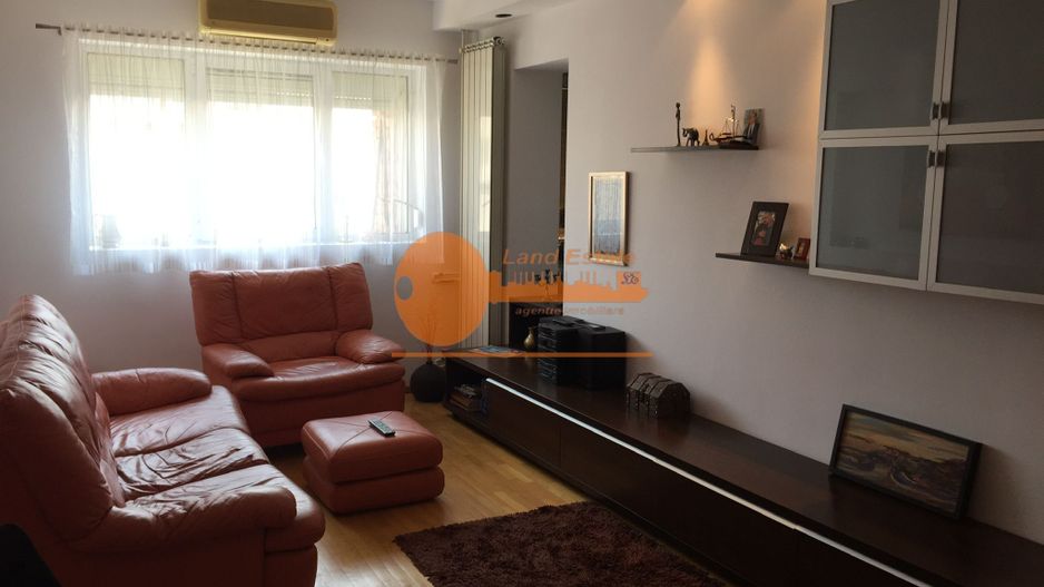 Vanzare 3 camere Vacaresti ( bloc 1985-aproape de metrou ) - Poză 18