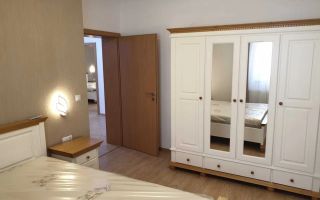 Apartament modern de inchiriat 3 camere, curte, garaj  Zona Sub Arini - Poză 5