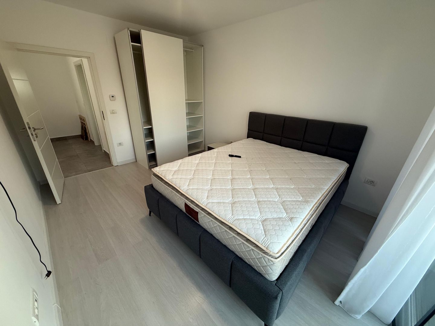 Locuinta cu 3 camere, curte si 2 locuri de parcare - Poză 17