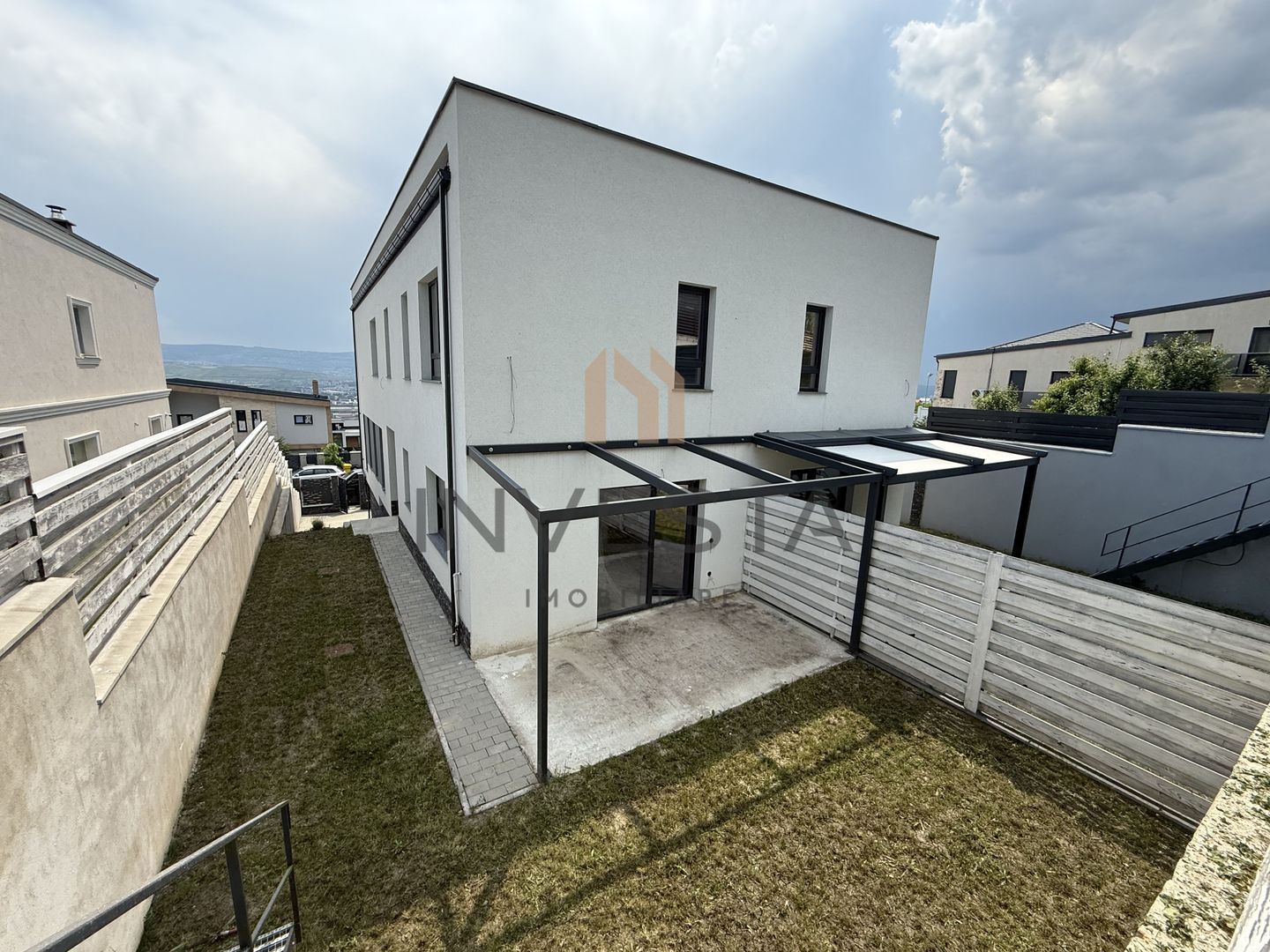 Casa tip duplex cu panorama deosebita ! - Poză 1