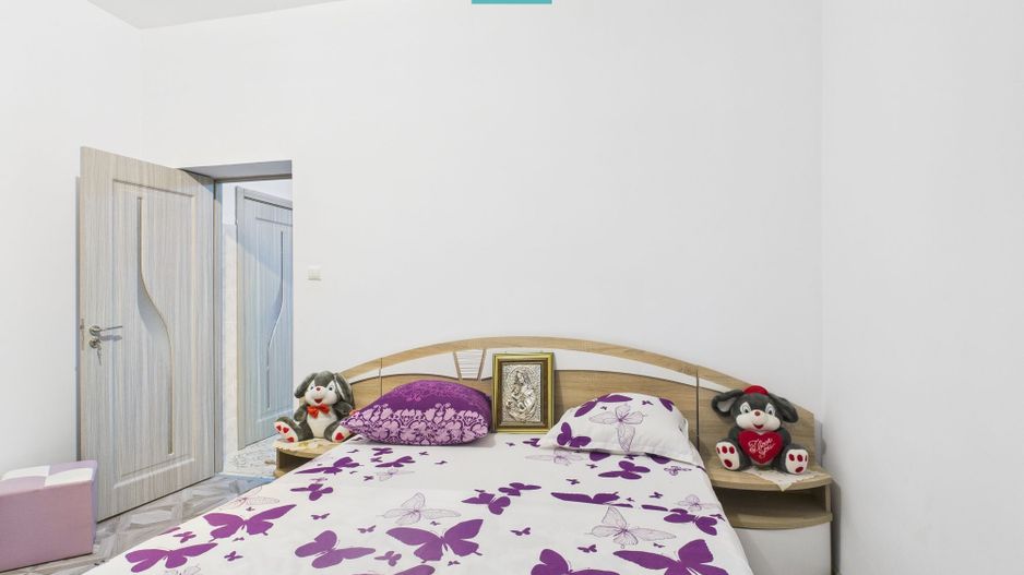 Două case, curte mare, lângă Castelul Huniazilor - Poză 8