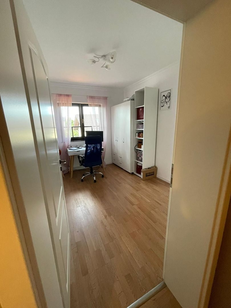 Casă modernă mobilată | 3 dormitoare |  Ansamblu privat | Strada asfaltata - Poză 12